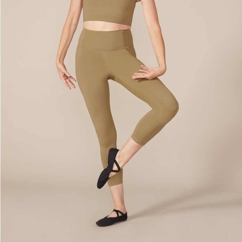 Girlfriend Collective Compressive High Rise Leggings Women’s Large, Tan/Sand